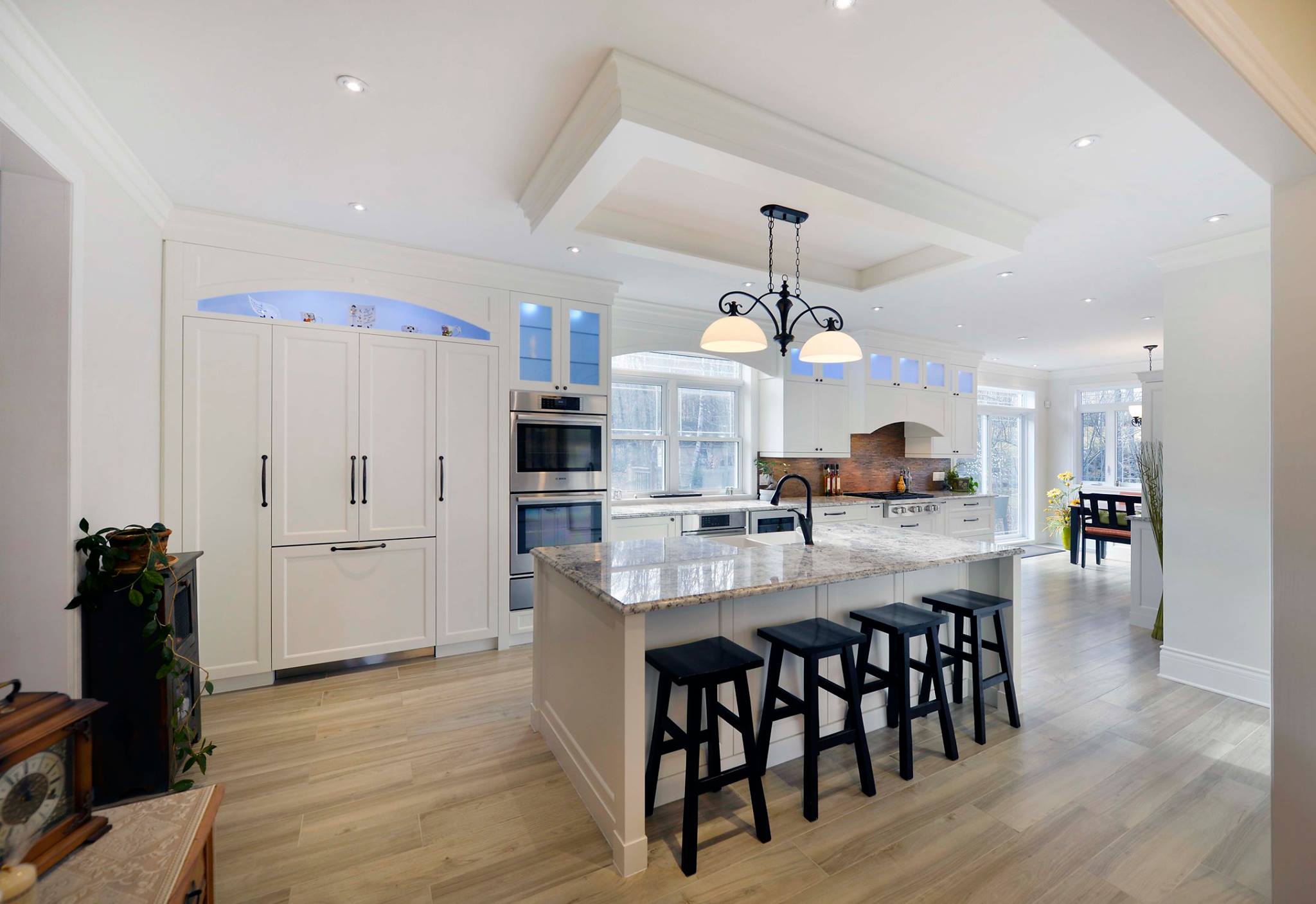 Rénovation de cuisine de moderne à Laval